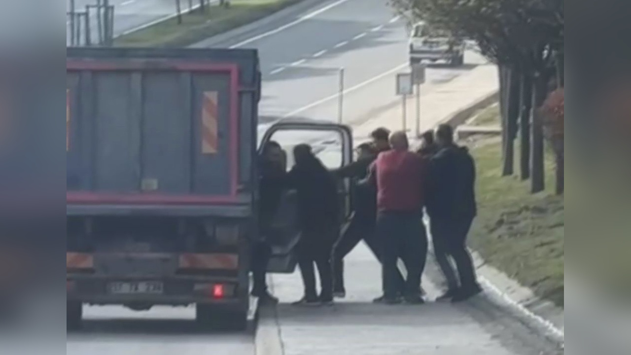 Sultangazi'de Trafik Kavgası Güvenlik Kameralarına Yansıdı