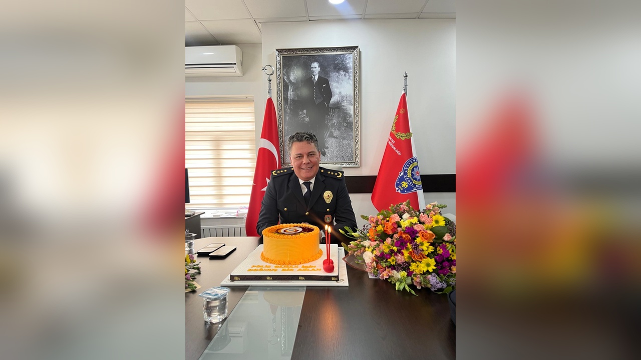 Beşiktaş'ta Polis Haftası Kutlamaları Öğrencilerin Ziyaretiyle Gerçekleşti