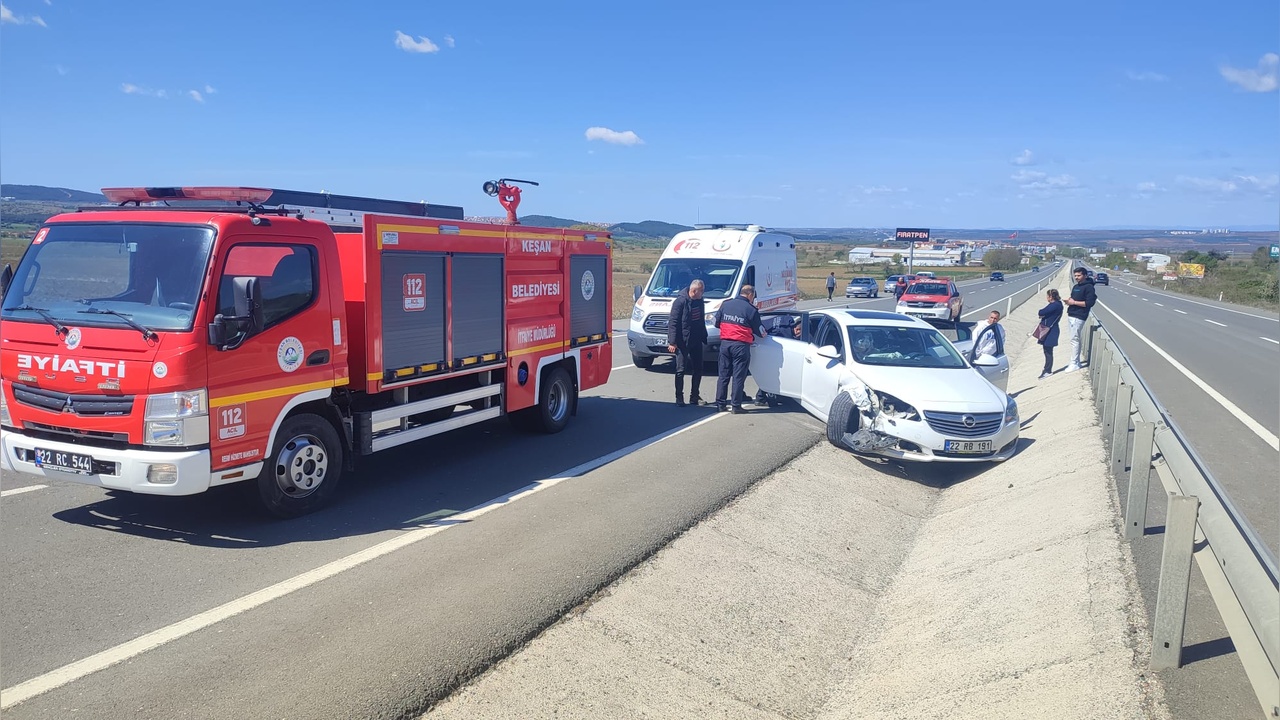 Edirne'de Trafik Kazası: Beş Kişi Yaralandı