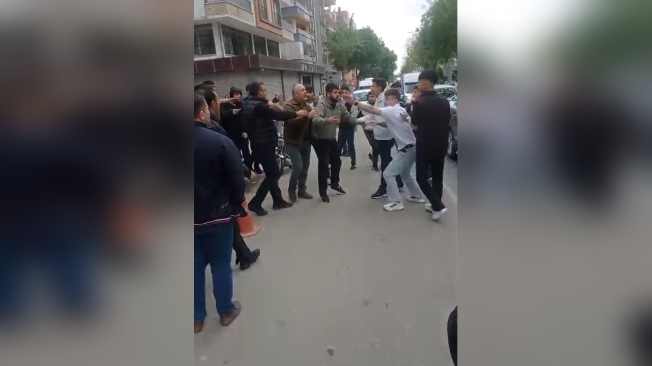 Kameralara Yansıyan Silahlı Kavga: Bir Kişi Ağır Yaralandı