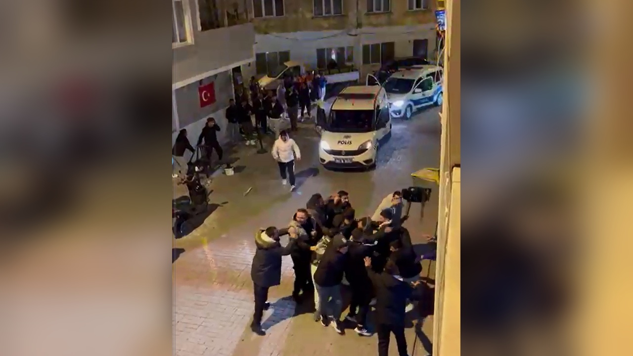 Polislere Kavga İhbarında Sürpriz Kutlama Düzenlendi