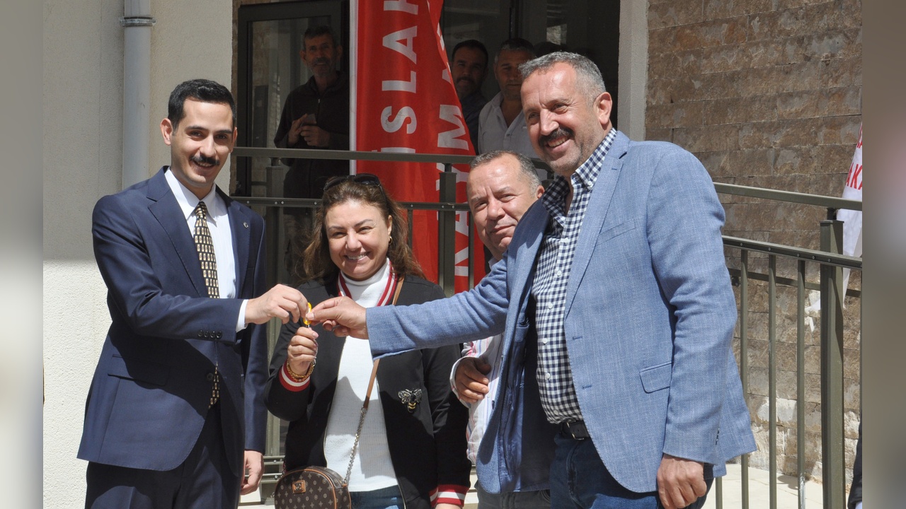 Gaziantep'te Yeni Konut ve İş Yerleri Sahiplerine Verildi