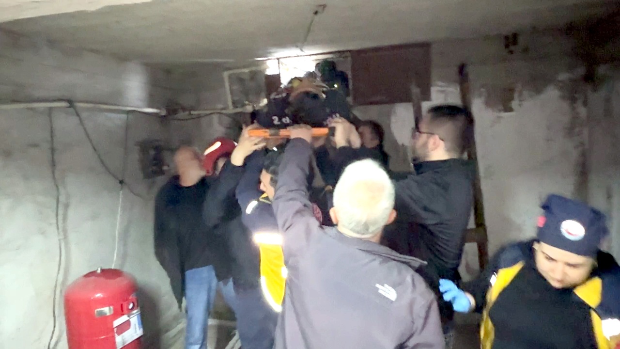 Avcılar'da Su Deposunda Mahsur Kalan Temizlik Görevlisi Kurtarıldı