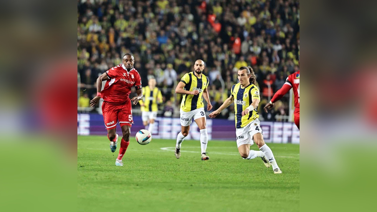 Sivasspor ve Fenerbahçe Arasındaki Maçlar Gollü Geçiyor
