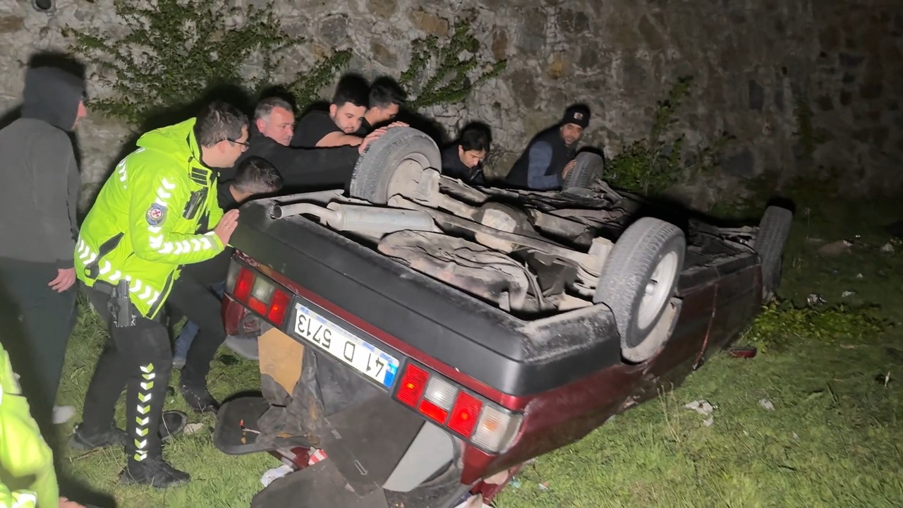 Avcılar'da Kontrol Kaybı Sonucu Araç 4 Metre Yükseklikten Düştü