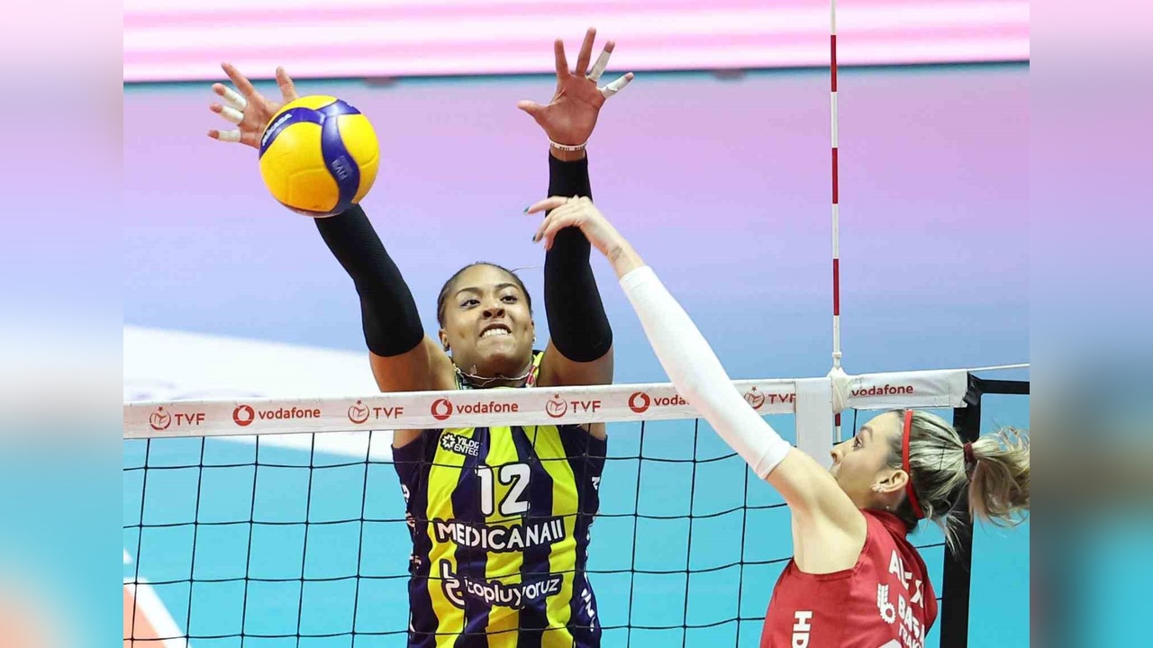 Fenerbahçe, Vodafone Sultanlar Ligi'nde Galatasaray'ı 3-1 mağlup etti