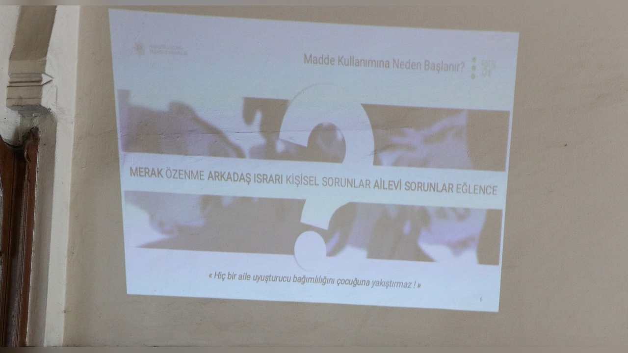 Sirkeci Garı'nda Narkotik Polisi Anne Semineri Düzenlendi