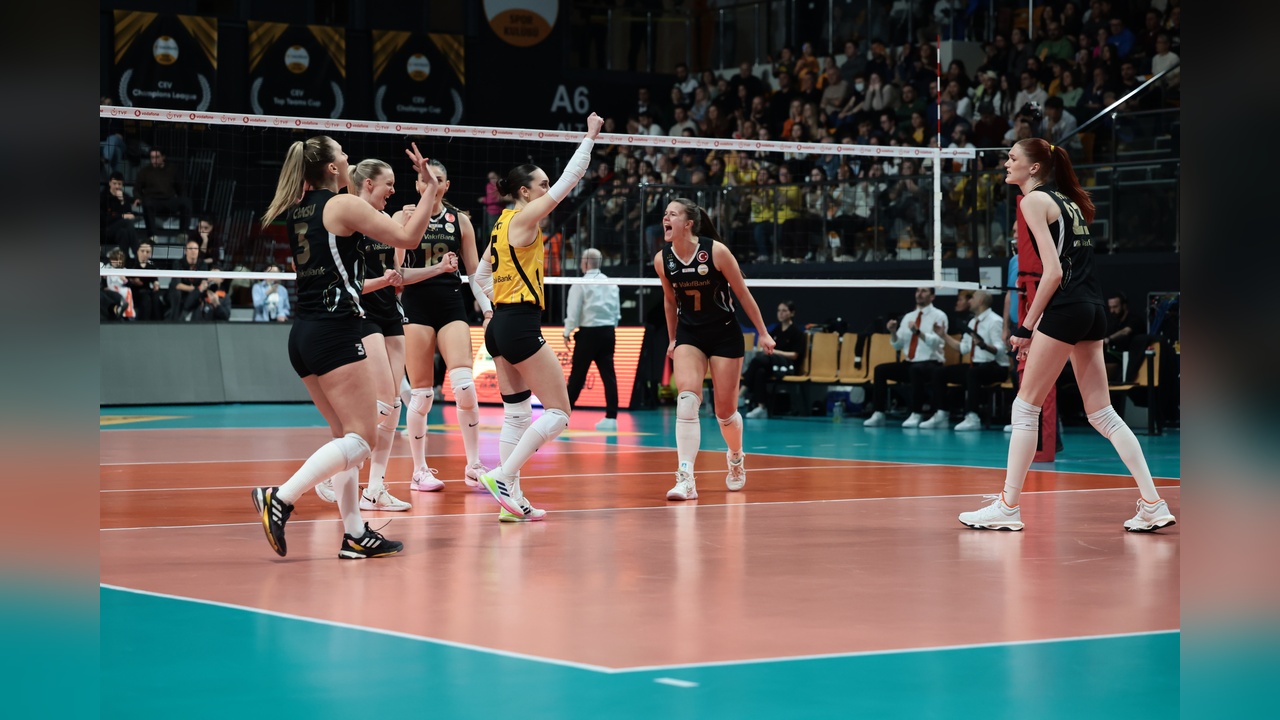 Vakıfbank, Eczacıbaşı'nı 3-1 Yenerek Galibiyet Aldı