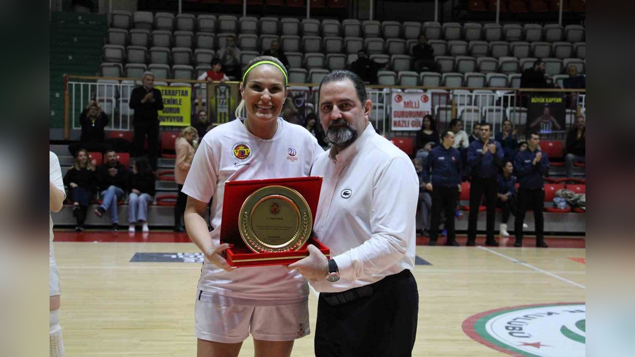 Nazlı Güler, Basketbol Kariyerine Nokta Koydu