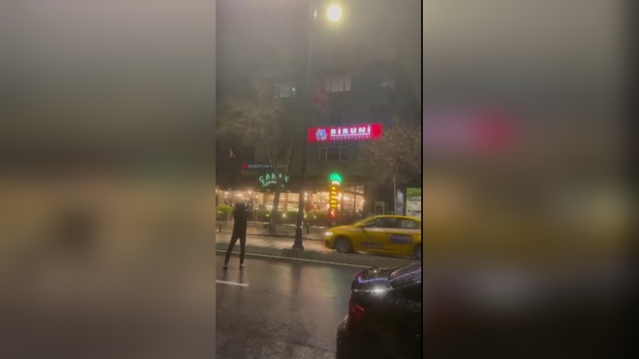 Kadıköy'de İş Yeri Kurşunlama Olayı Kameralara Yansıdı