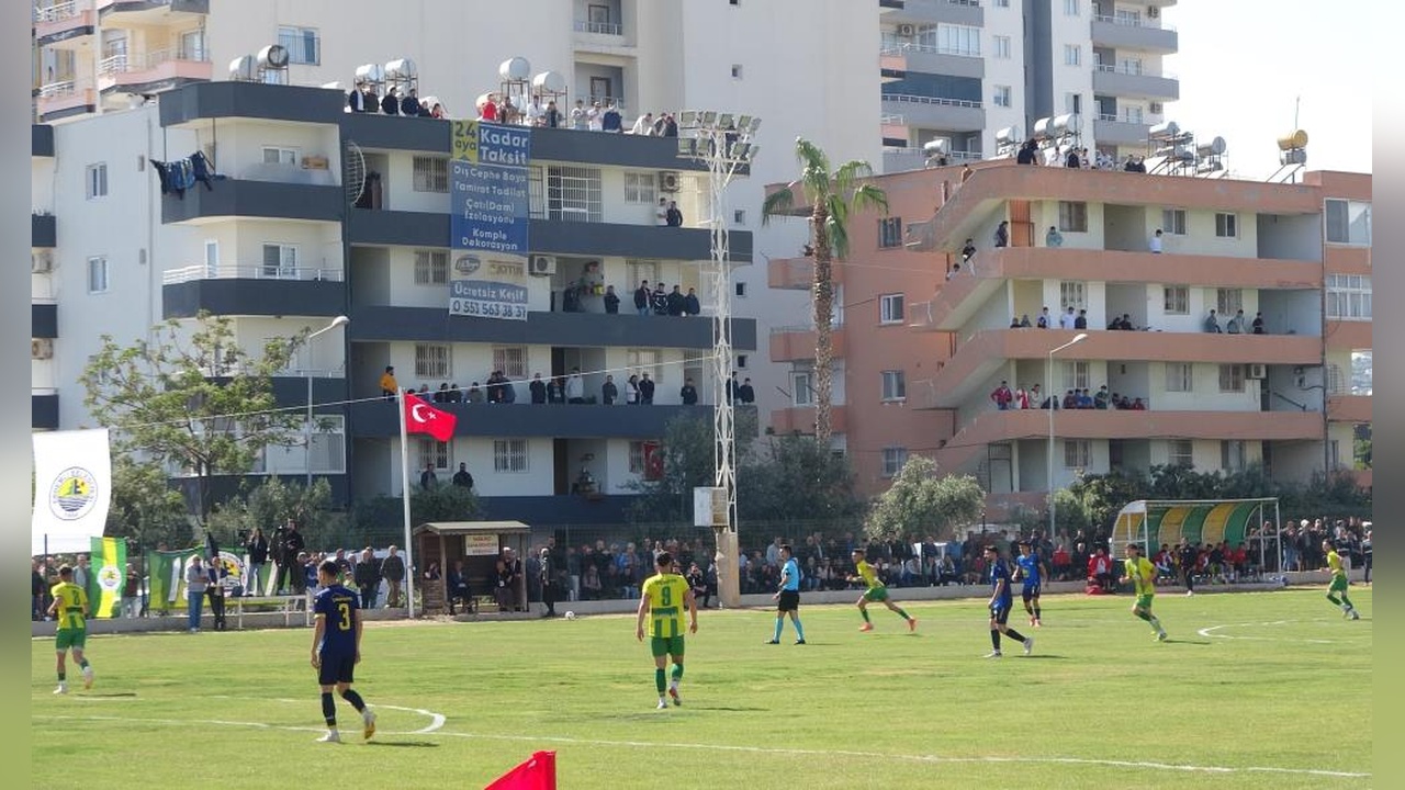 Amatör Lig Maçında Taraftar Yoğunluğu Dikkat Çekti