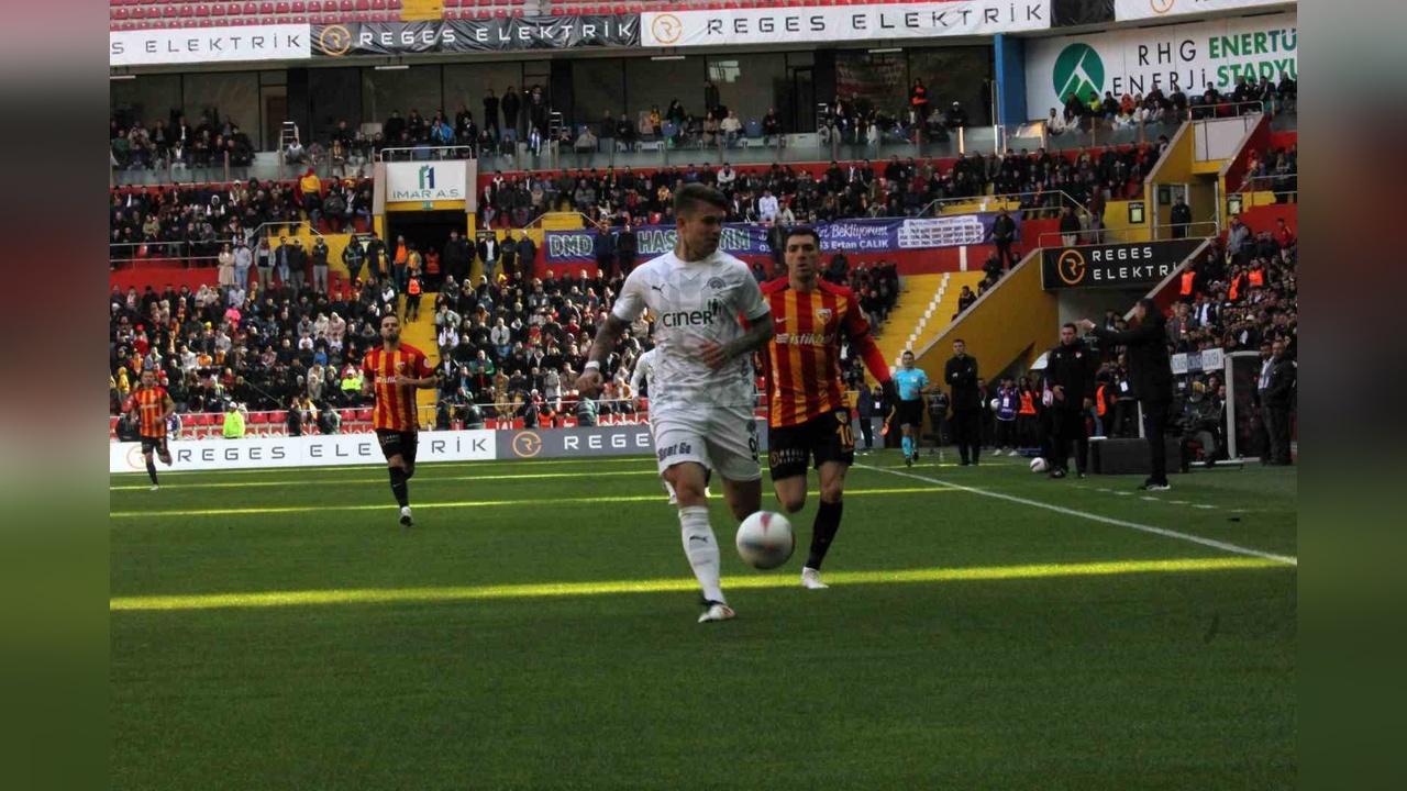 Kayserispor ve Kasımpaşa İlk Yarıda Beraberlikte Kaldı