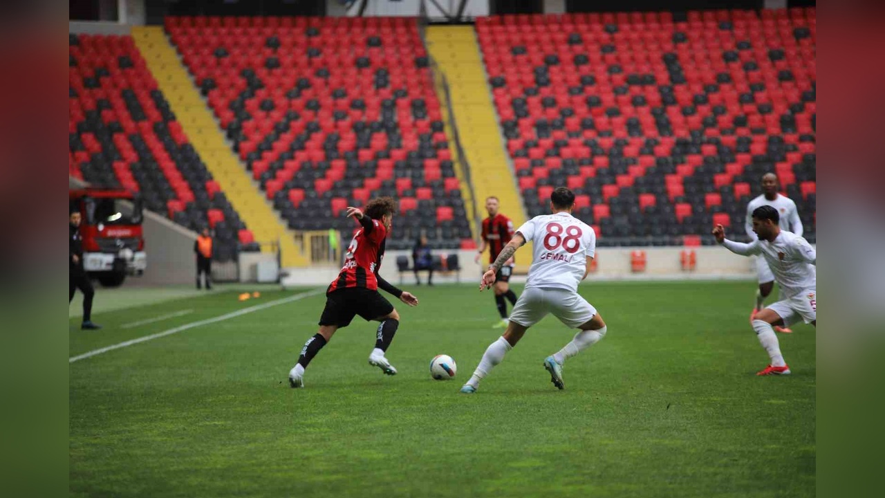 Gaziantep FK ve Atakaş Hatayspor Beraberlikte Kaldı