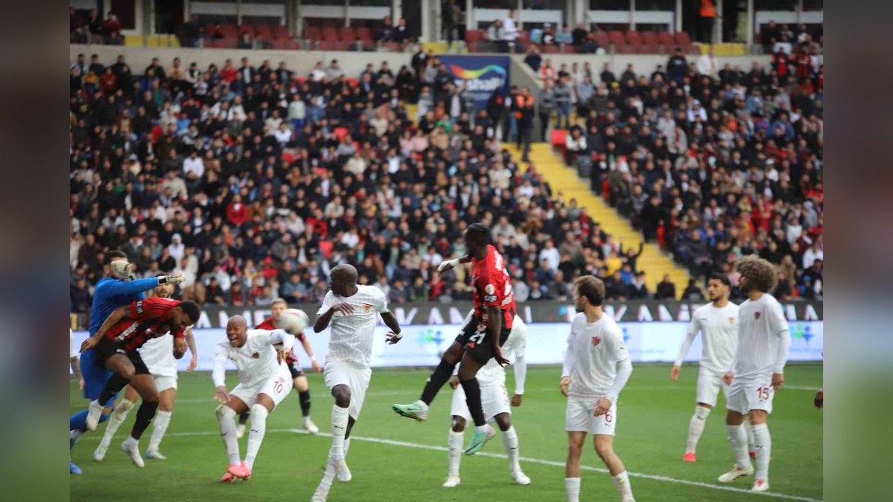 Gaziantep FK, Atakaş Hatayspor'u 2-1 Mağlup Etti