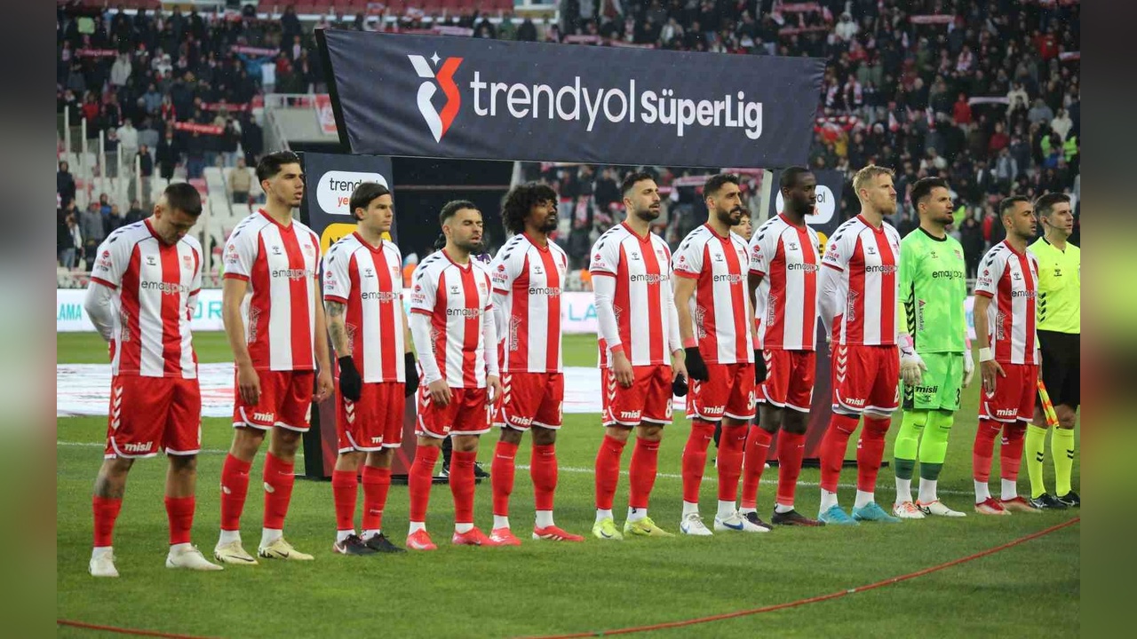 Sivasspor ve Fenerbahçe Maçında Skor Beraberlikte Devam Ediyor