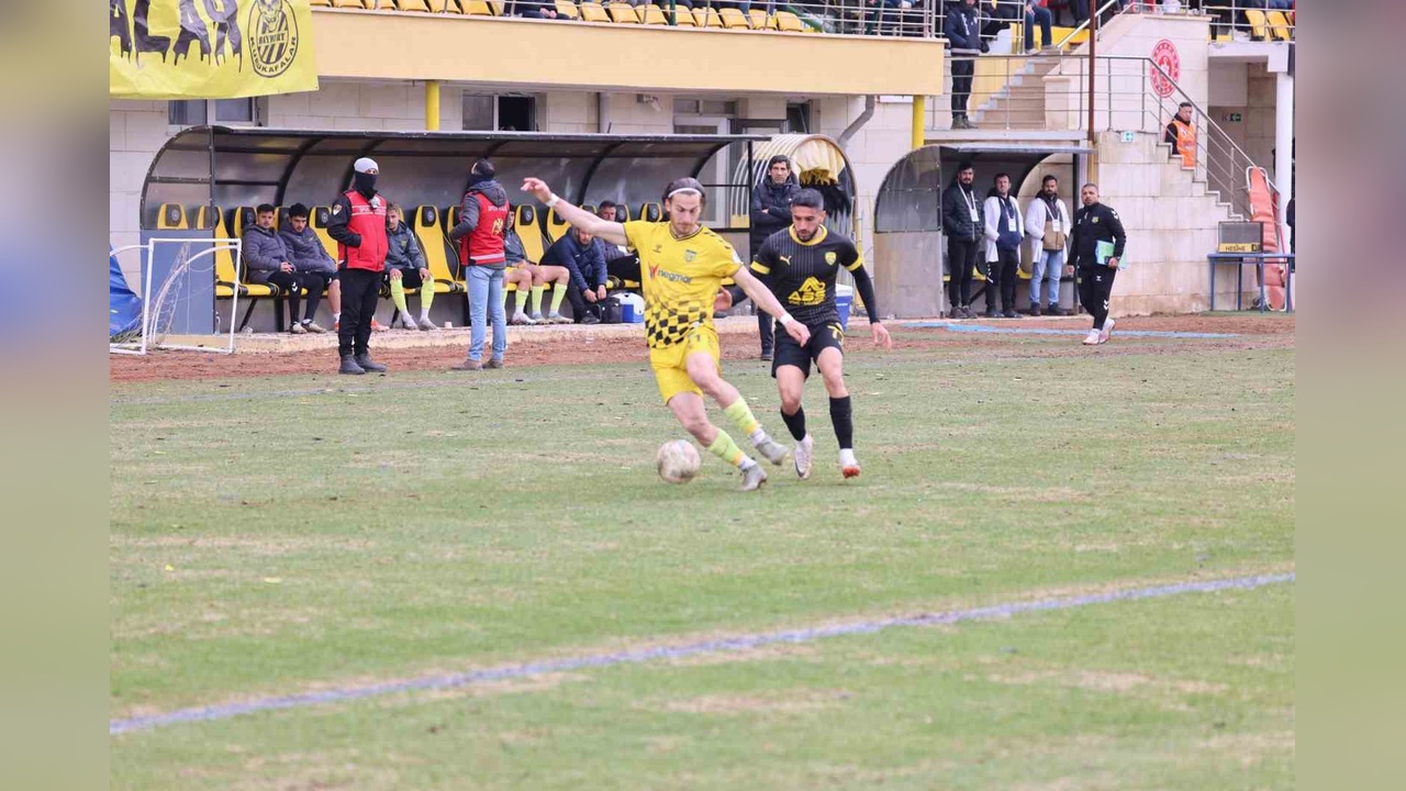 Aliağaspor FK, Bayburt Özel İdare Spor'u Mağlup Etti