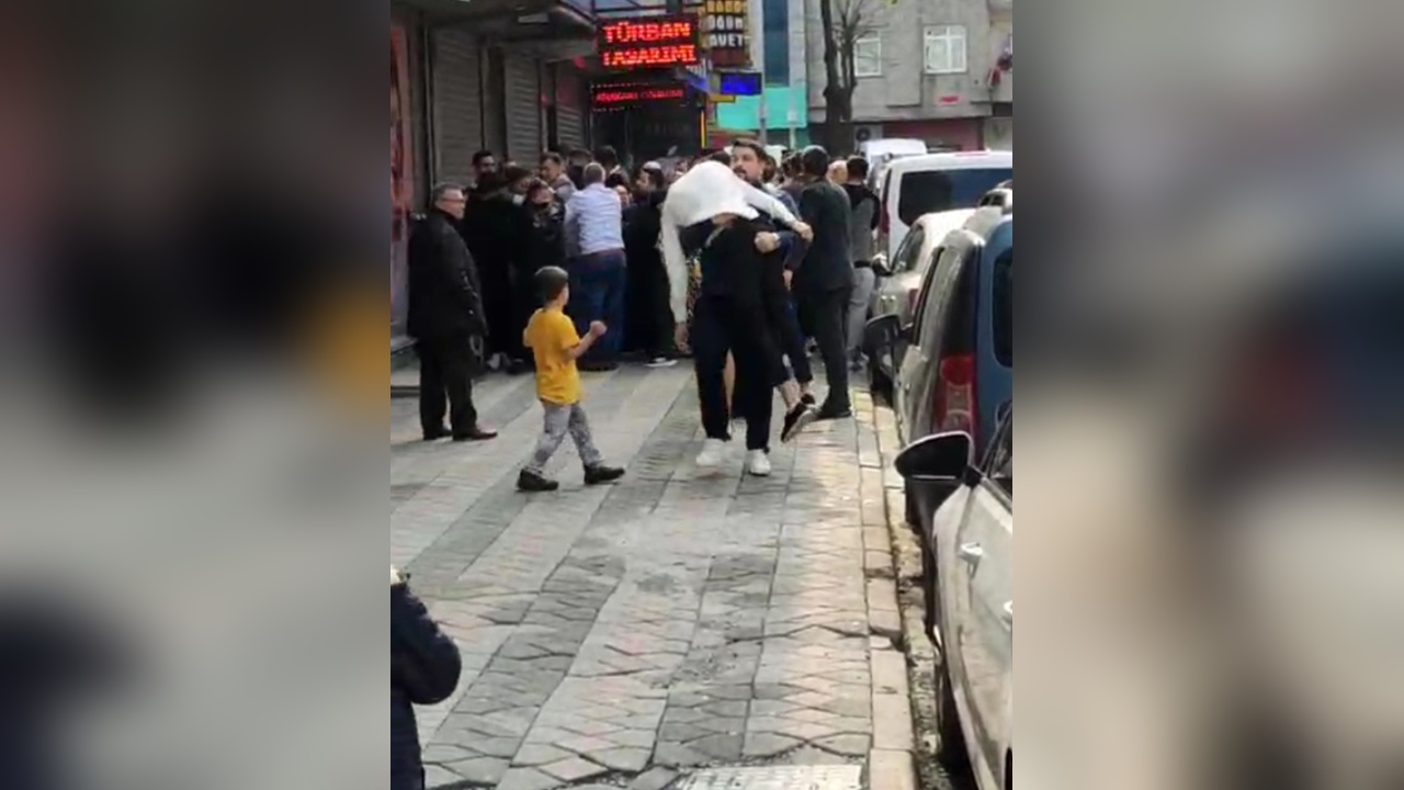 Sultangazi'deki Düğün Salonunda Kavga: Sokaklara Taşındı