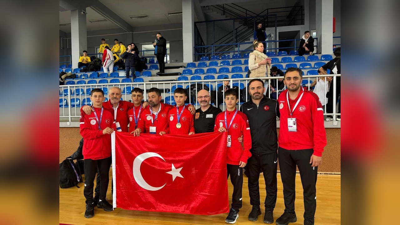 Bakan Bak, Okul Sporlarının Geleceğe Etkisini Vurguladı