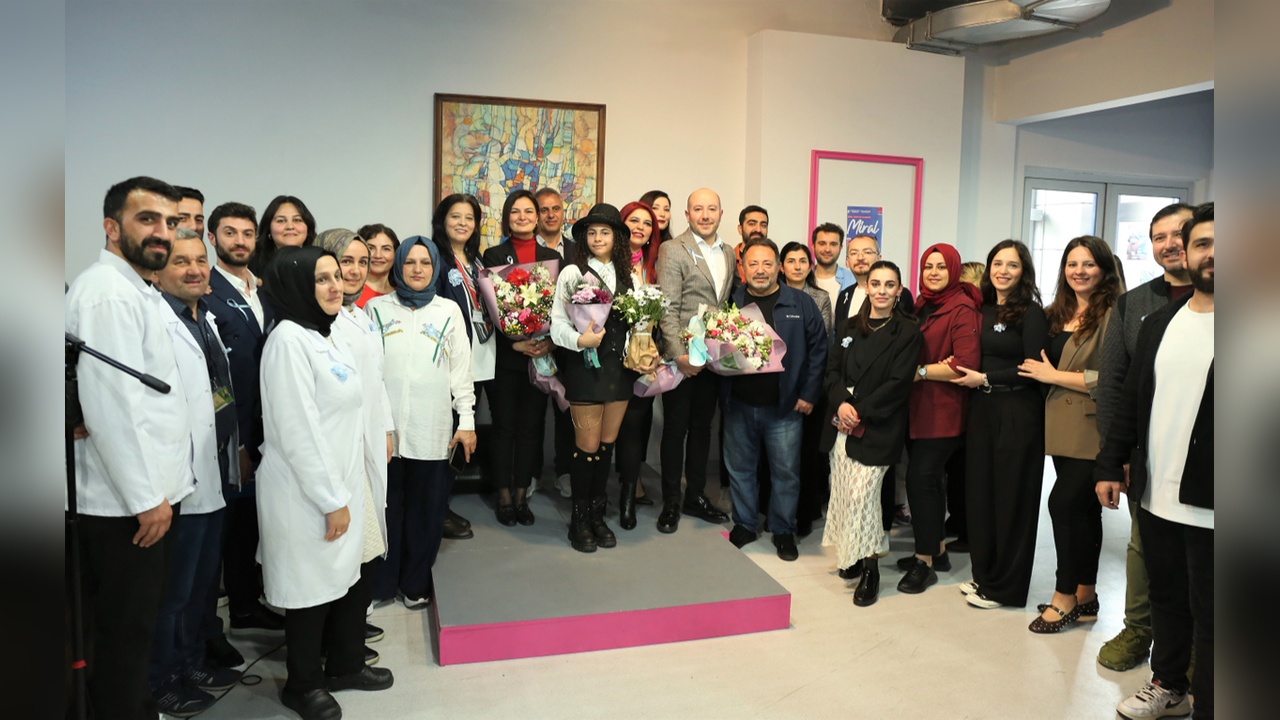 Miral'in Sergisi, Otizm Farkındalık Günü'nde Ziyaretçilerini Ağırladı