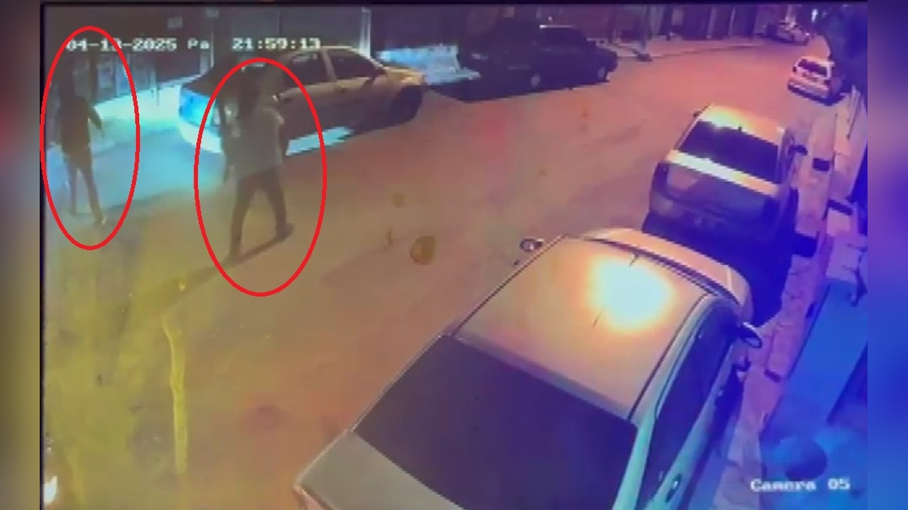 Güvenlik Kamerası, Sokakta Gerçekleşen Silahlı Saldırıyı Kaydetti