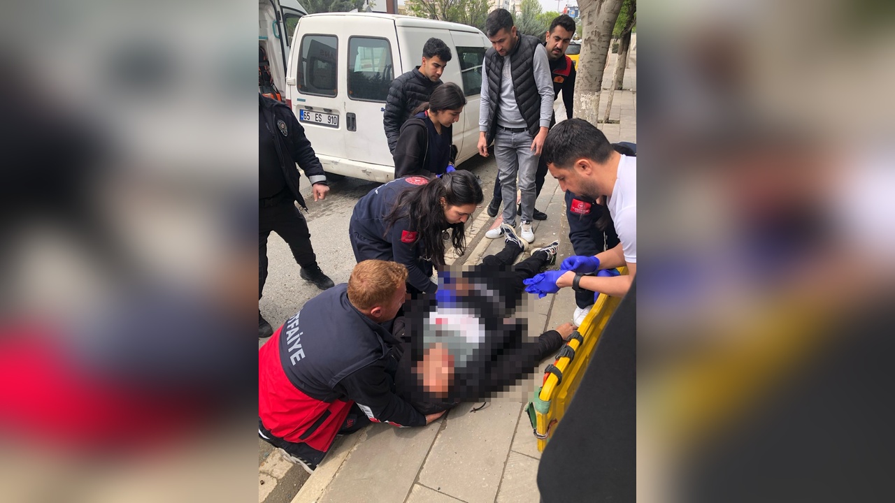 Siirt'te Trafik Kazası: Hafif Ticari Araç ile Taksi Çarpıştı