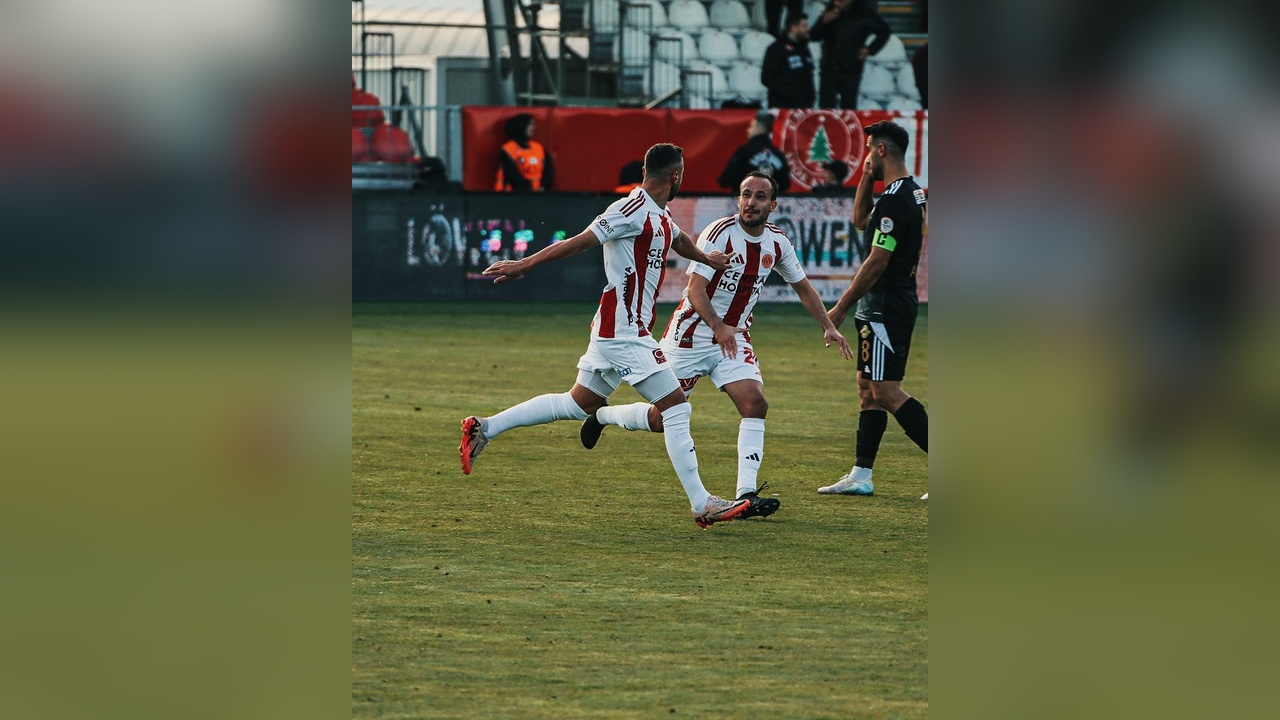 Ümraniyespor ve Esenler Erokspor Beraberlikte Kaldı