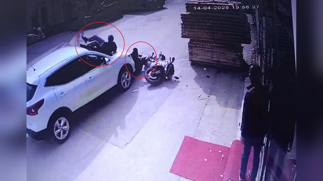 Motosikletli Kaza Geçirdi, Yolcu Kaçtı
