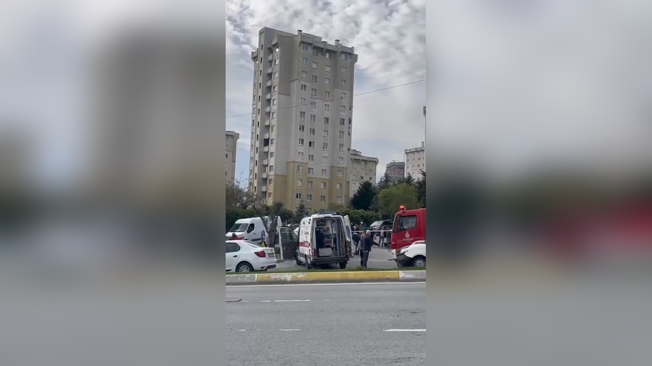 Küçükçekmece'de Takla Atan Otomobilin Sürücüsü Yaralandı