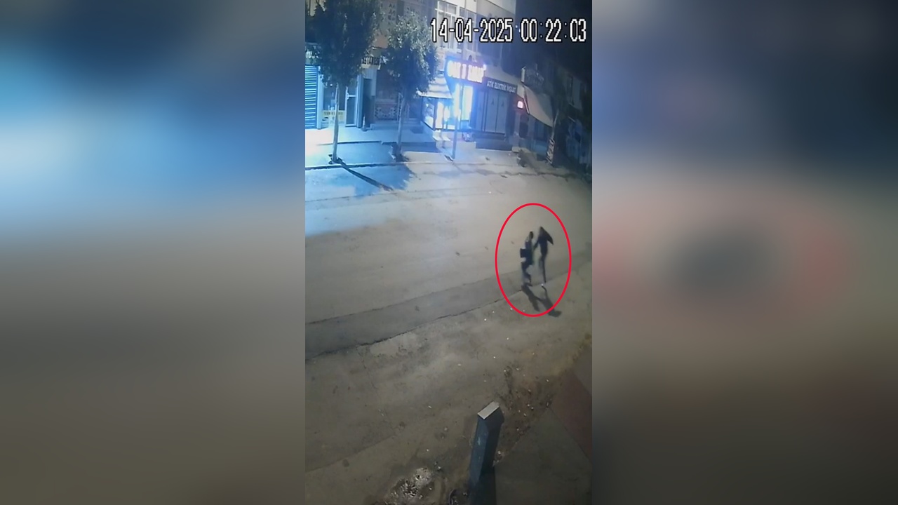 Servis Beklerken Bıçaklı Saldırıya Uğrayan Baba ve Kızının Sağlık Durumu İyileşiyor