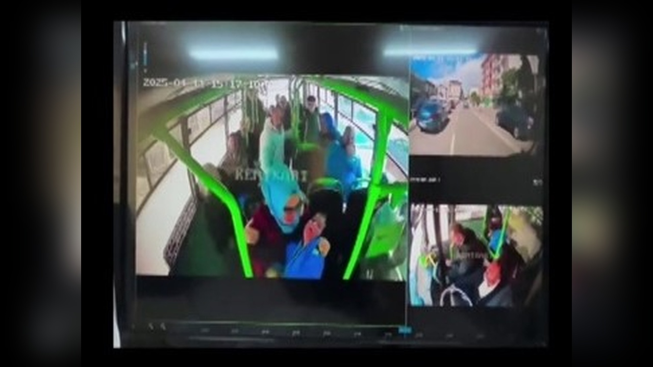 Fenalaşan Çocuk Halk Otobüsüyle Hastaneye Ulaştırıldı