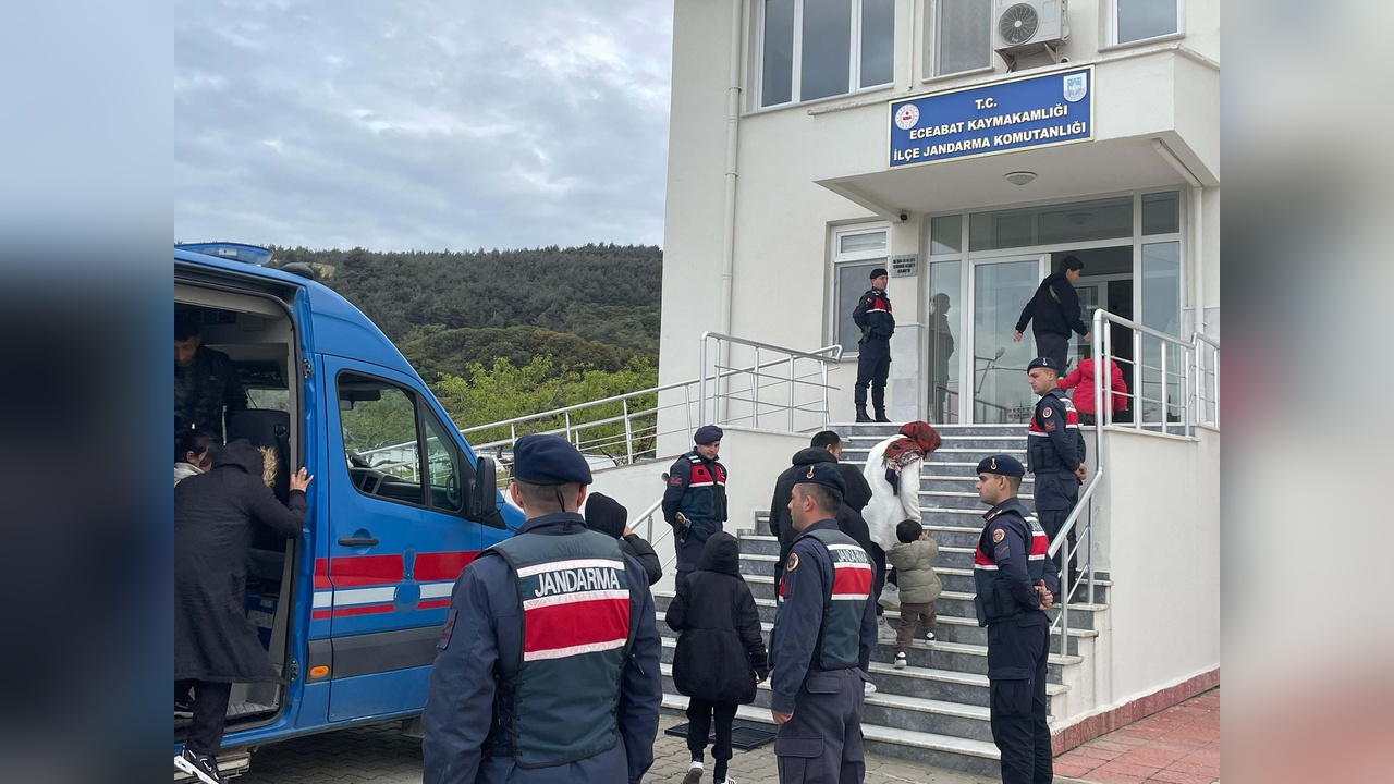 Çanakkale'de 22 Kaçak Göçmen Yakalandı