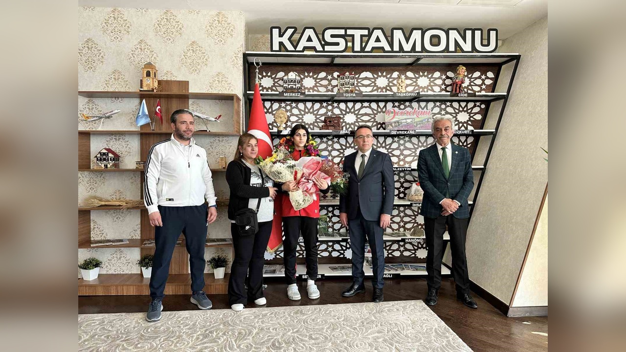Avrupa Şampiyonu Milli Sporcu Memleketinde Coşkuyla Karşılandı