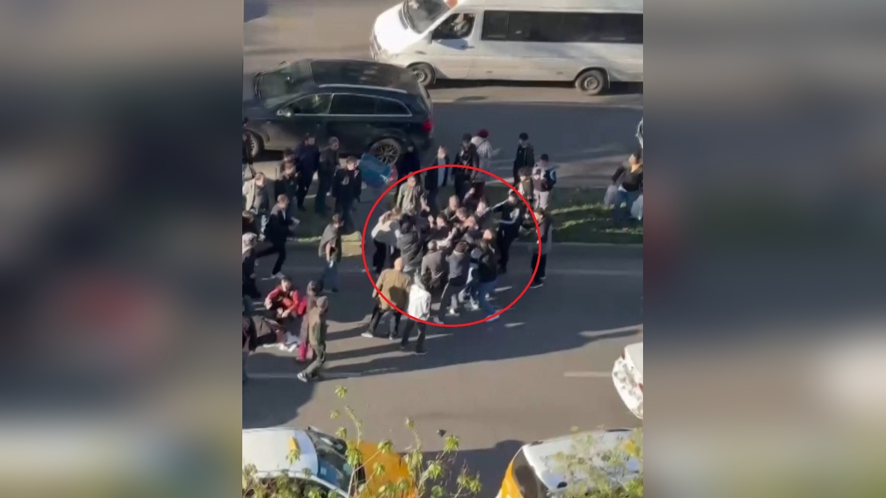 Motosiklet Sürücüsüne Yayaya Çarptıktan Sonra Saldırı