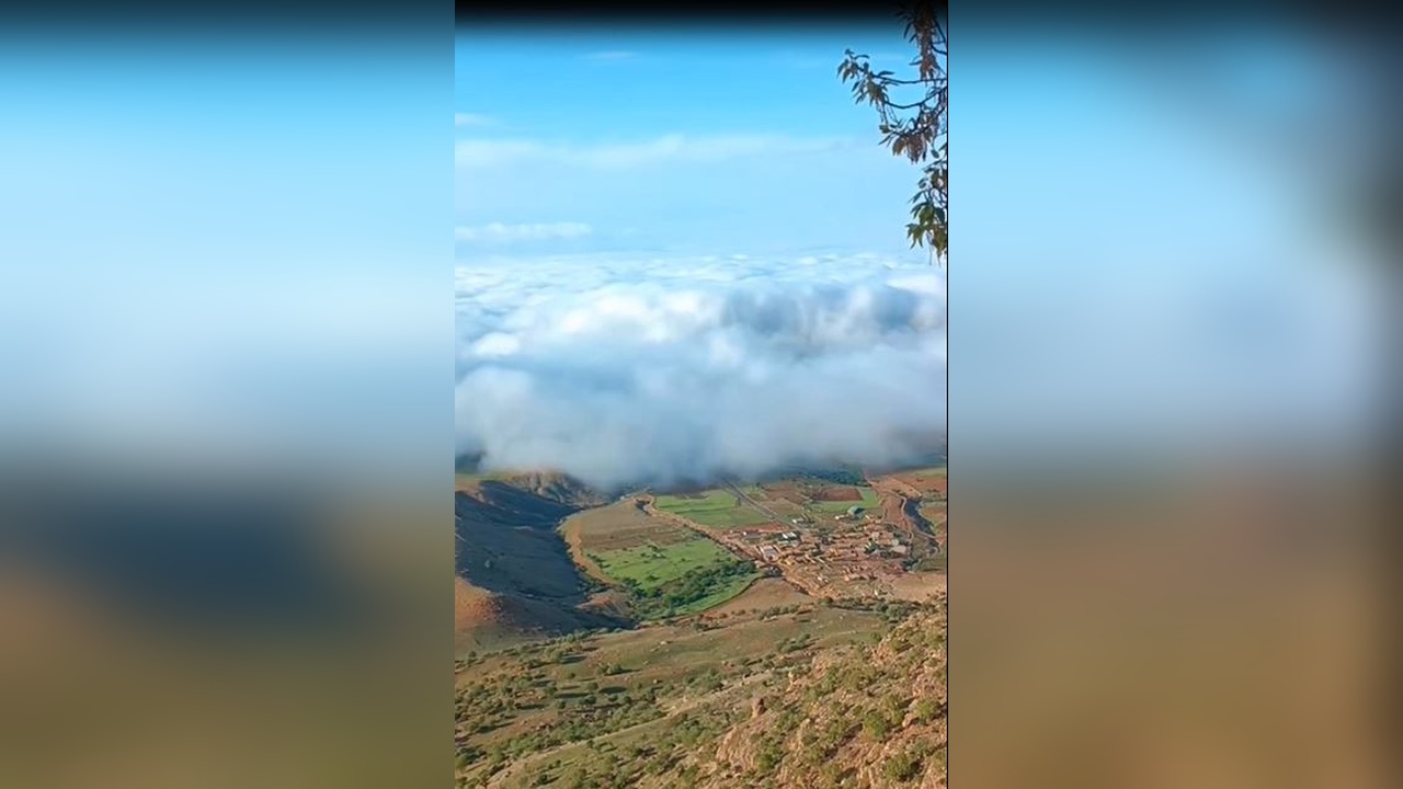 Mardin'de Oluşan Yoğun Sis Doğal Güzelliği Ortaya Çıkardı