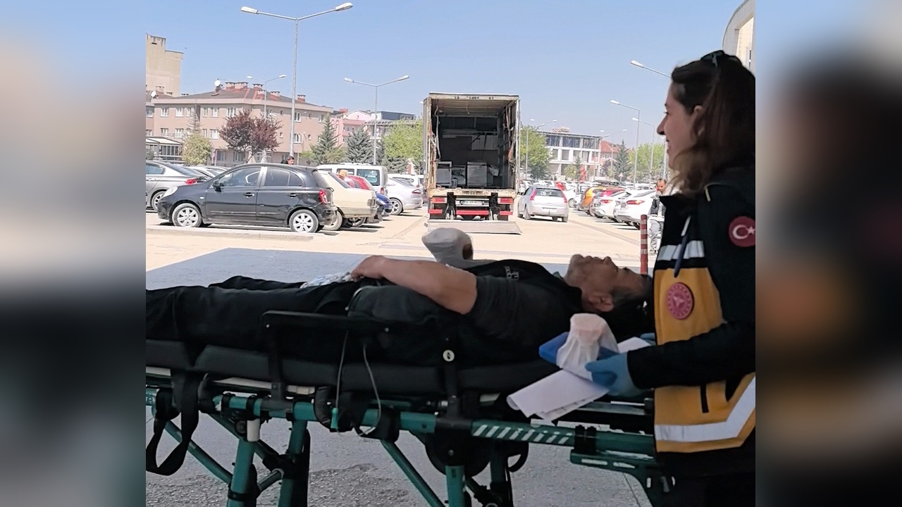 Ahşap Kesim Makinesi Kazasında İşçinin Üç Parmağı Koptu