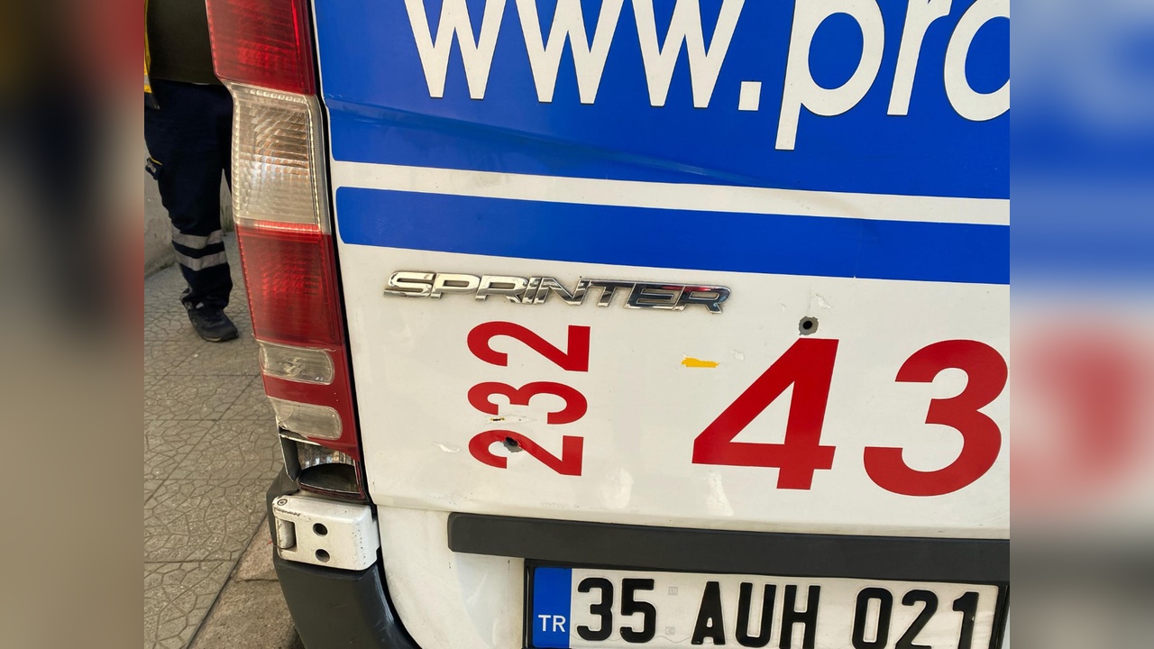 Ambulansa Ateş Açıldı: Şoför, Mermilerin Tüplere İsabet Etmesi Halinde Patlama Olacağını Belirtti