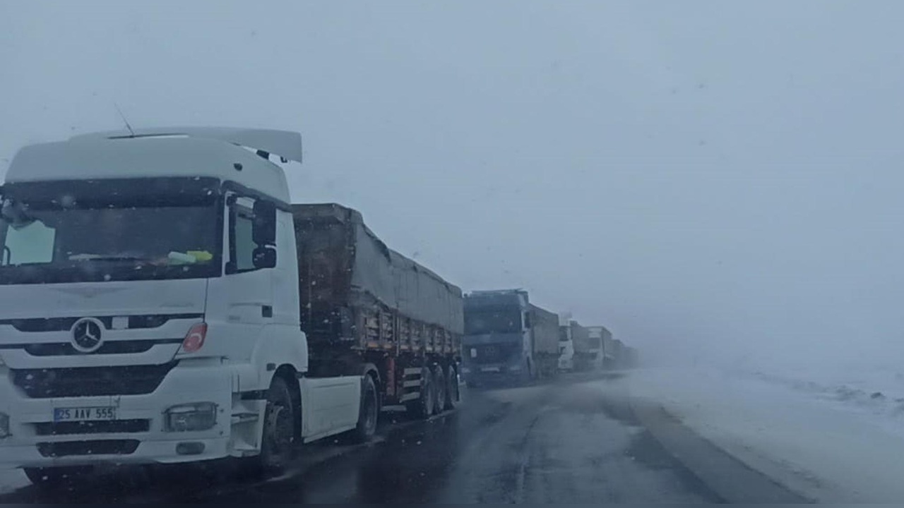 Ilgar Dağı'nda Yoğun Kar Yağışı Ulaşımı Olumsuz Etkiledi