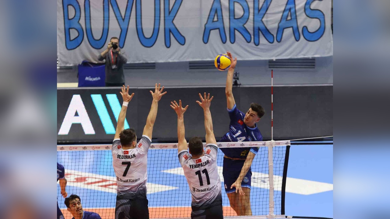 Ziraat Bankkart Efeler Ligi Finaline Yükseldi