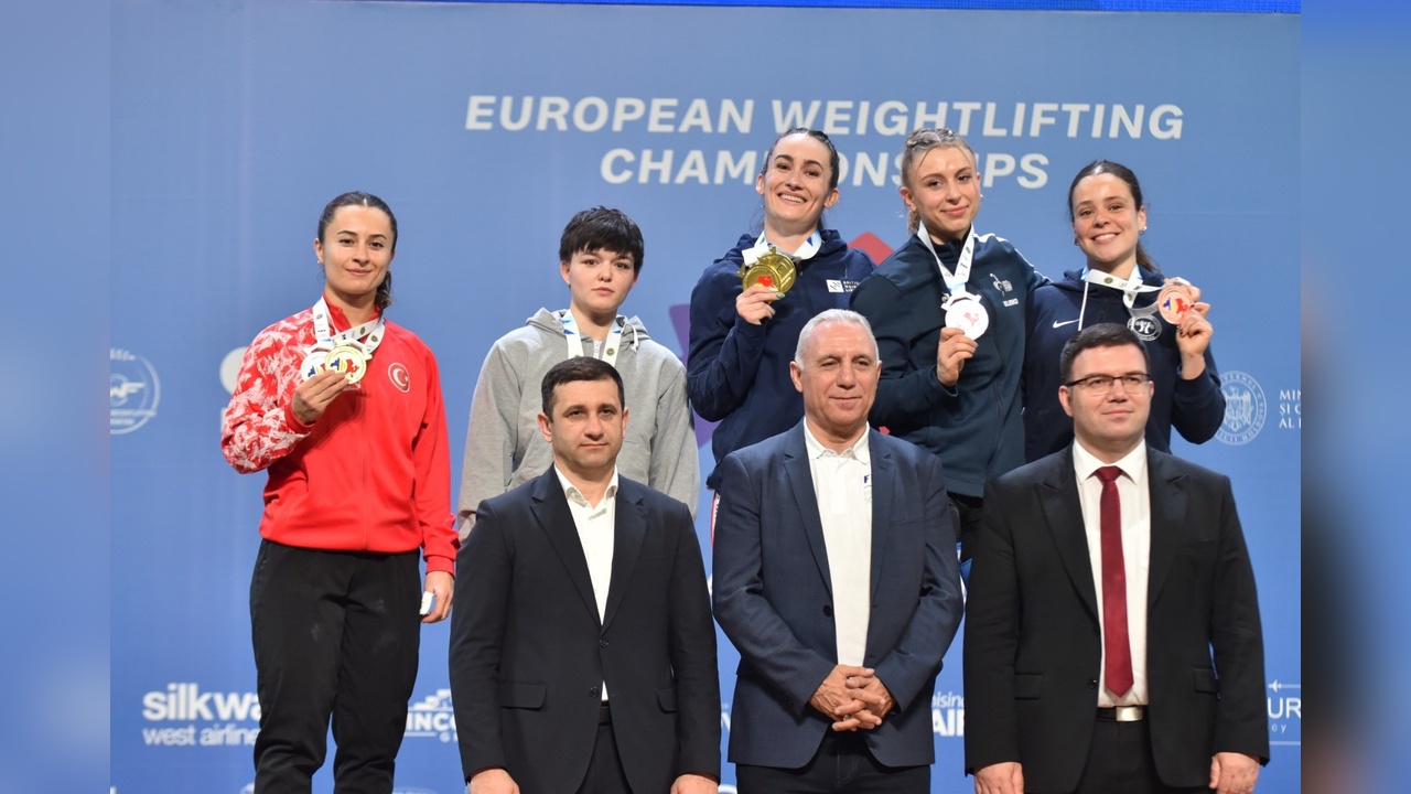 Aysel Özkan Avrupa Halter Şampiyonası'nda Gümüş Madalya Kazandı
