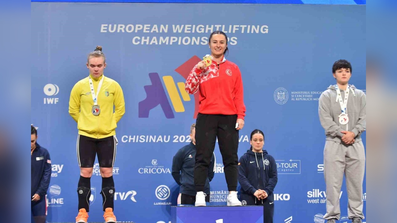 Aysel Özkan Avrupa Şampiyonasında Gümüş Madalya Kazandı