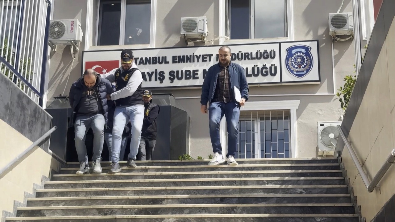 Fatih'te Telefon Dolandırıcıları 700 Bin Lira Vurgun Yaptı