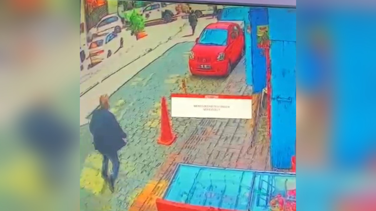 Beyoğlu'nda Yolda Yürüyen Adam Kalp Krizi Nedeniyle Hayatını Kaybetti
