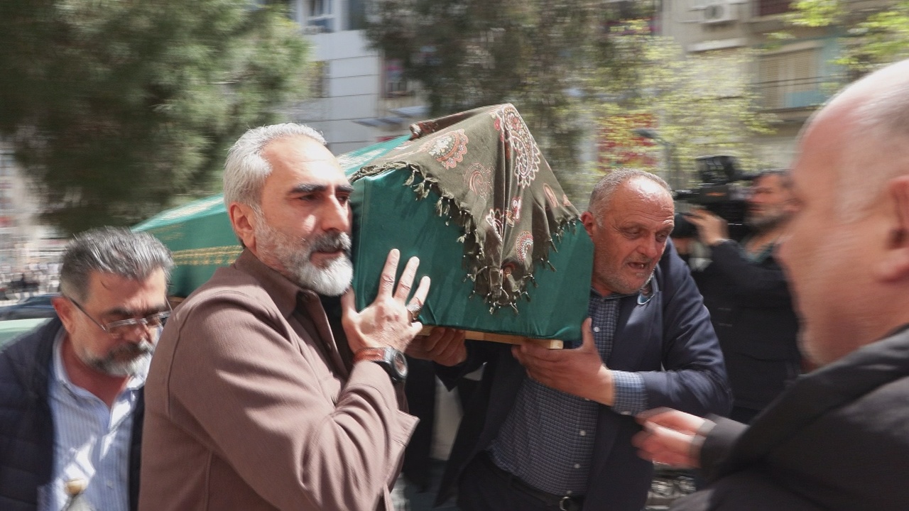 Tarkanın Annesi Neşe Tevetoğlu Son Yolculuğuna Uğurlanıyor