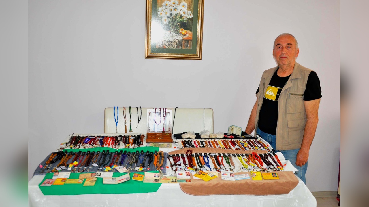 Sporcu ve Antrenörün Yurtdışı Gezilerinden Topladığı Tesbih Koleksiyonu