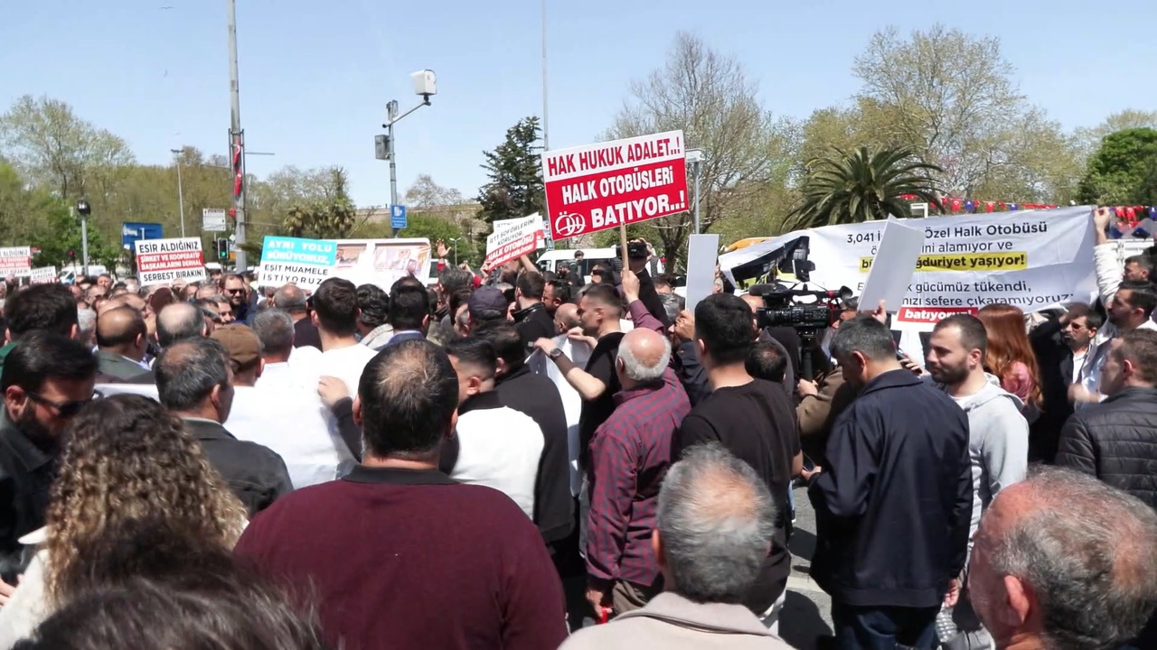 İETT Özel Halk Otobüsü Şoförlerinden Saraçhane’de Protesto