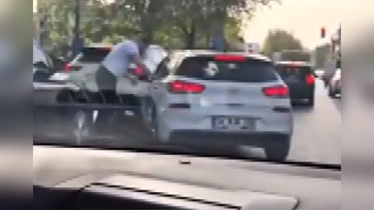 Ataşehir’de Trafik Tartışması Kanlı Bitti: Sürücü Kavga Ettiği Kişiye Araçla Saldırdı