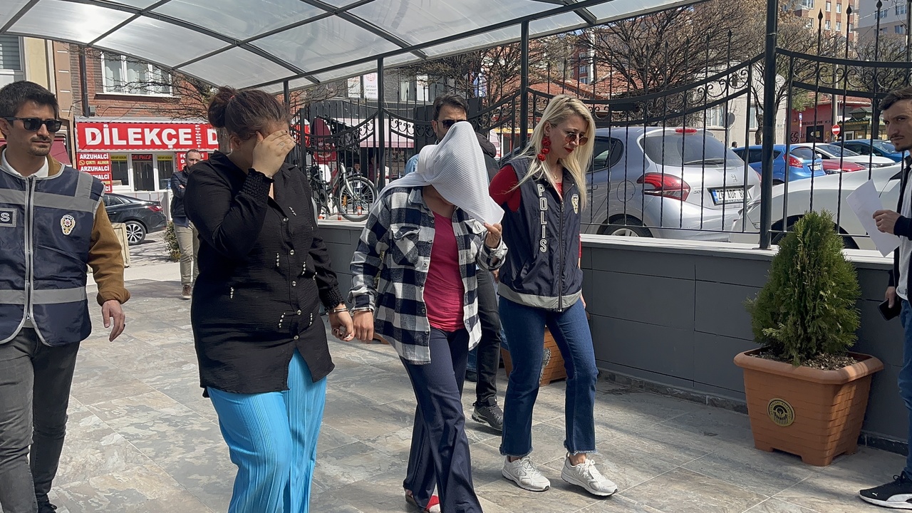 Eskişehir'de Hapis Cezası Bulunan 3 Firari Kadın Yakalandı