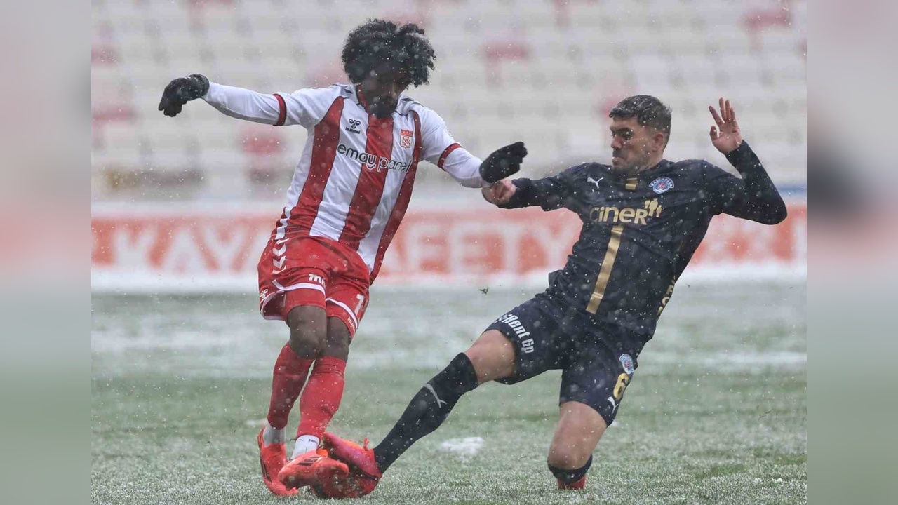 Kasımpaşa, Sivasspor Maçıyla Sahasında Güç Gösterisi Yapacak