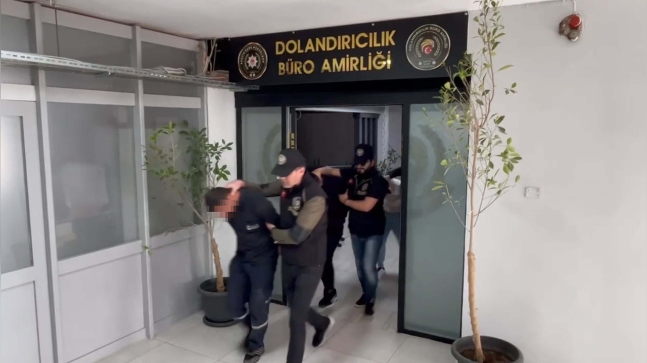 Telefonla Dolandırıcılık Operasyonunda 5 Şüpheli Yakalandı