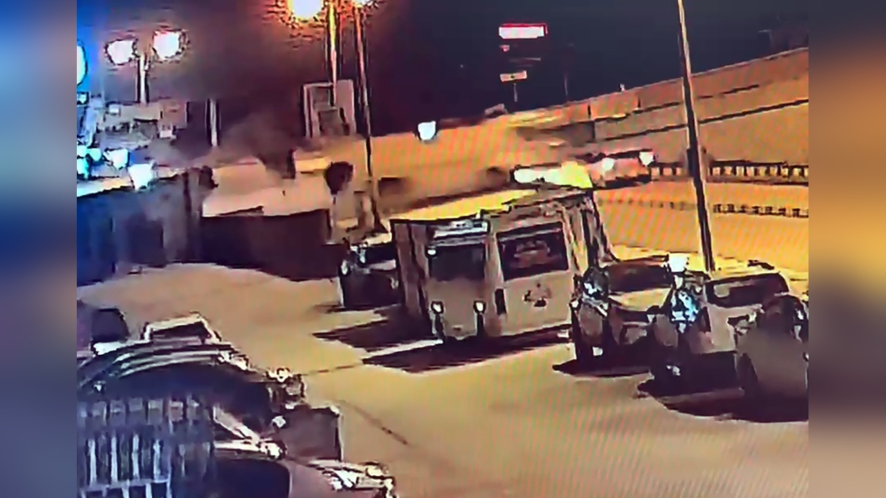 Arazöz ve Otomobil Çarpışması Güvenlik Kamerasına Yansıdı: Bir Ölü, Bir Yaralı